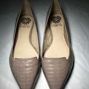 Vince Camuto grey snake flats